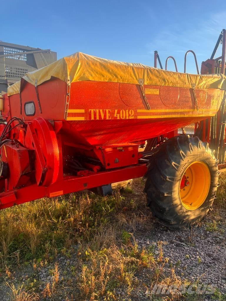 Överum 4012 Mineral spreaders
