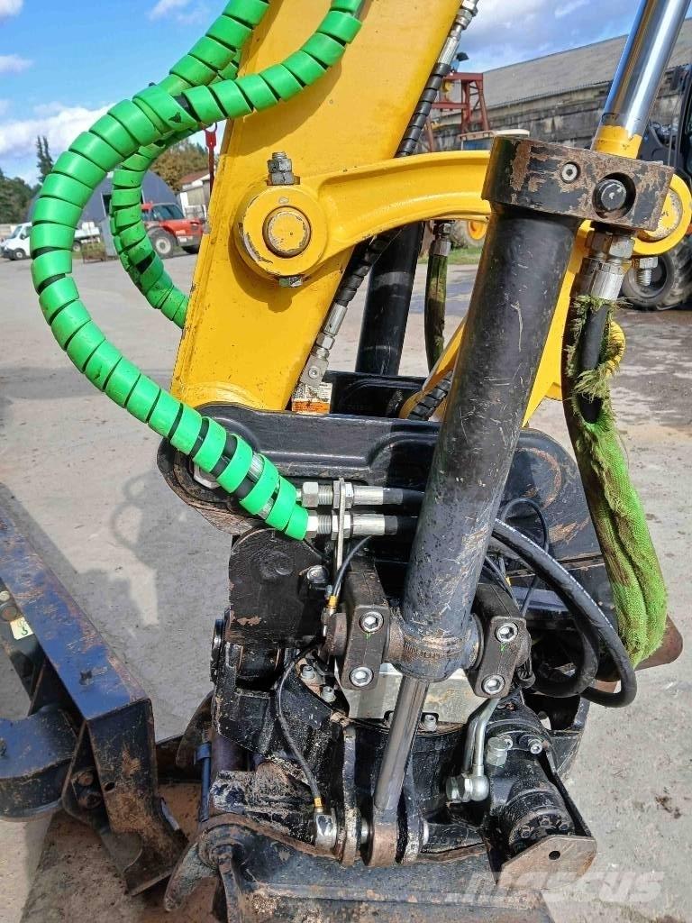 Komatsu PW 98 MR-11 Wheeled excavators