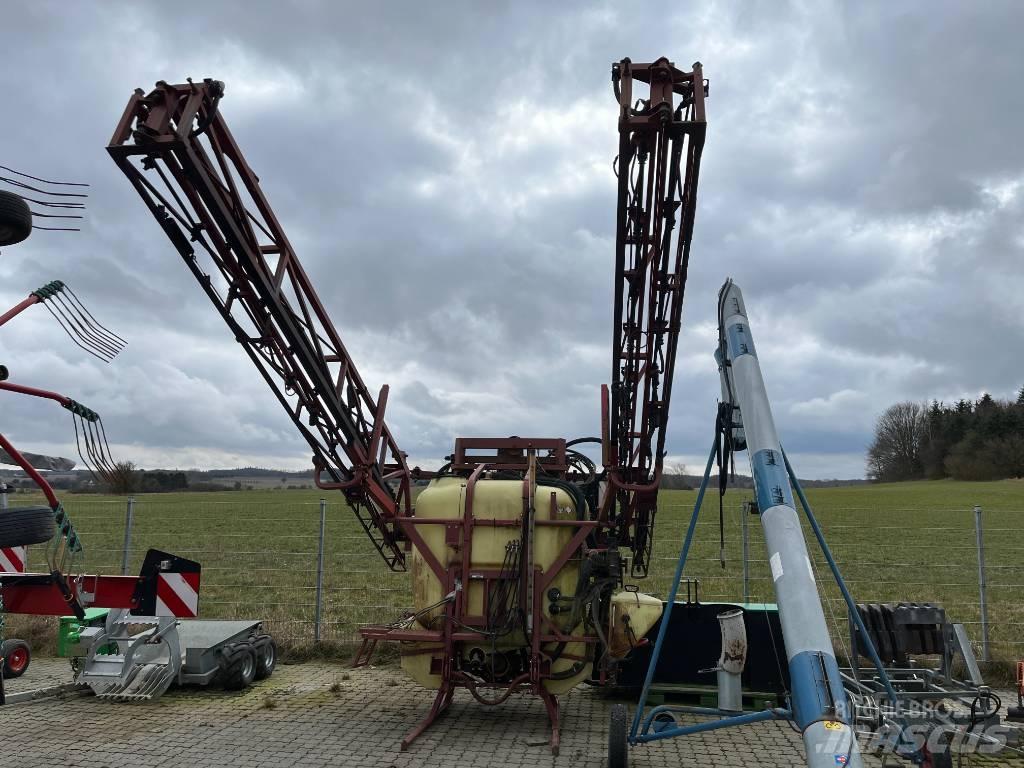 Hardi Mega 1200 Mounted sprayers