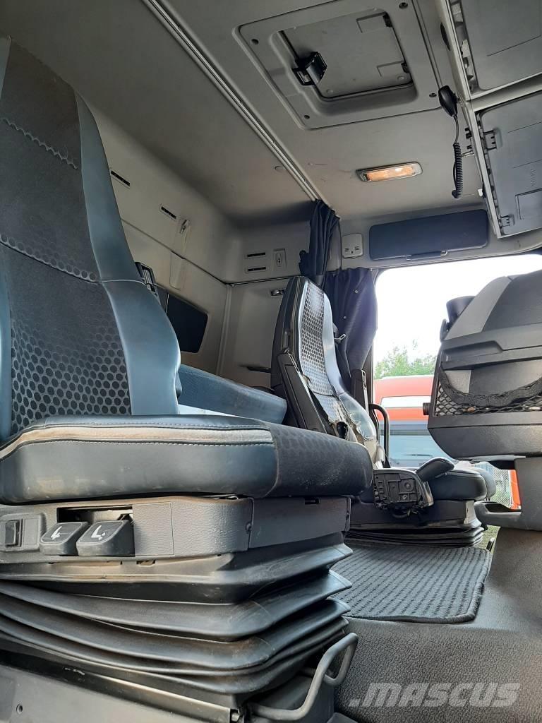 Volvo FH 13 Box trucks