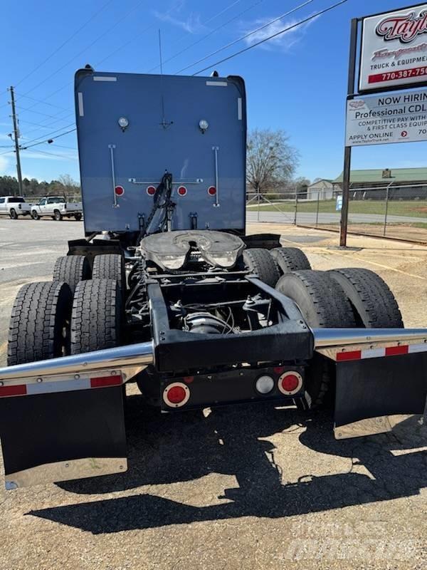 Peterbilt 389 Prime Movers