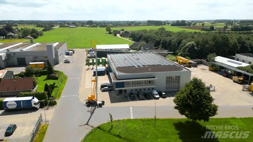  Giraffe 700.26-2WD4S Self-erecting cranes