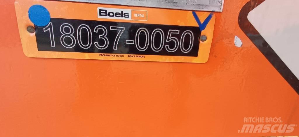 JLG M600JP Articulated boom lifts