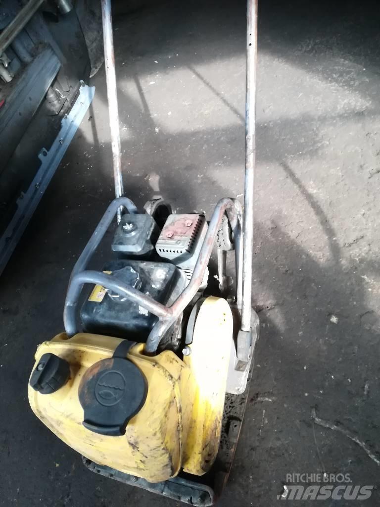  VIBRAČNÍ DESKA LF90 Plate compactors