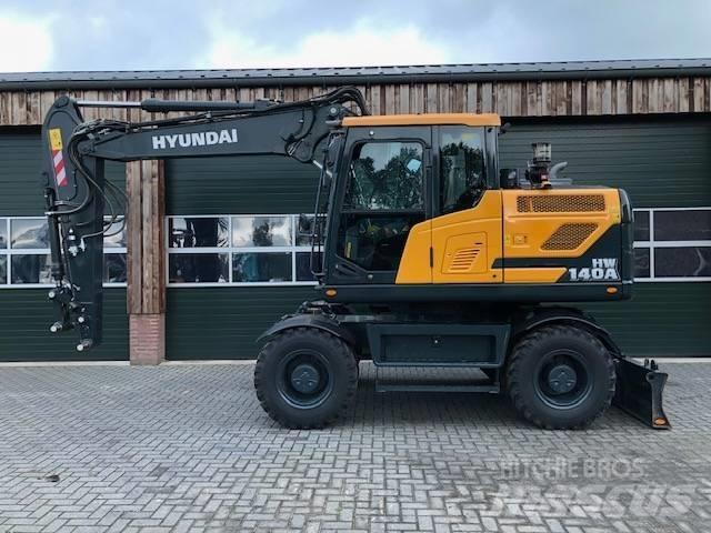 Hyundai HW140A Wheeled excavators