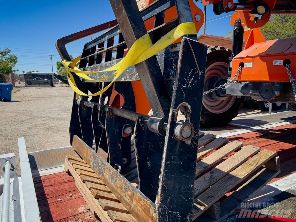 SkyTrak 6042 Telescopic handlers