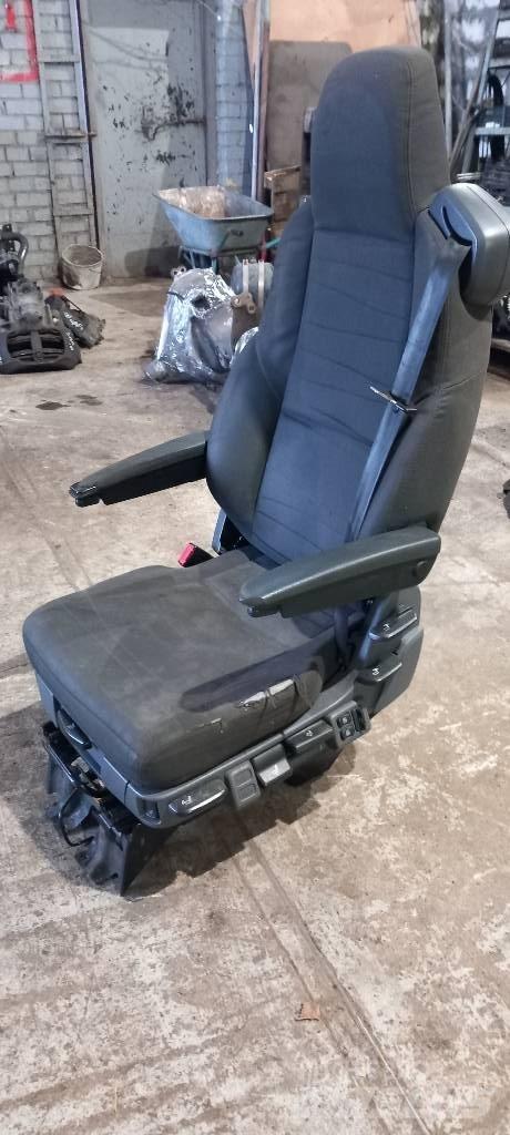 Scania R440  2627357 Cabins and interior