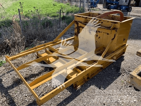 CAT 2285832 Buckets