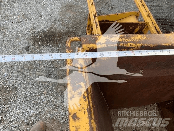 CAT 2285832 Buckets