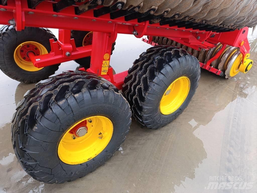 Väderstad Carrier820 Disc harrows