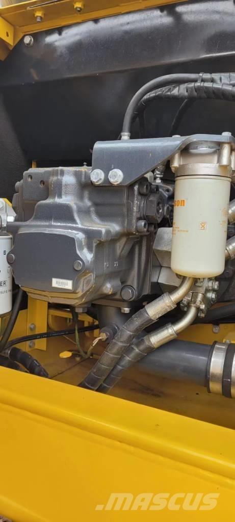 Komatsu 210LC-8 Crawler excavators