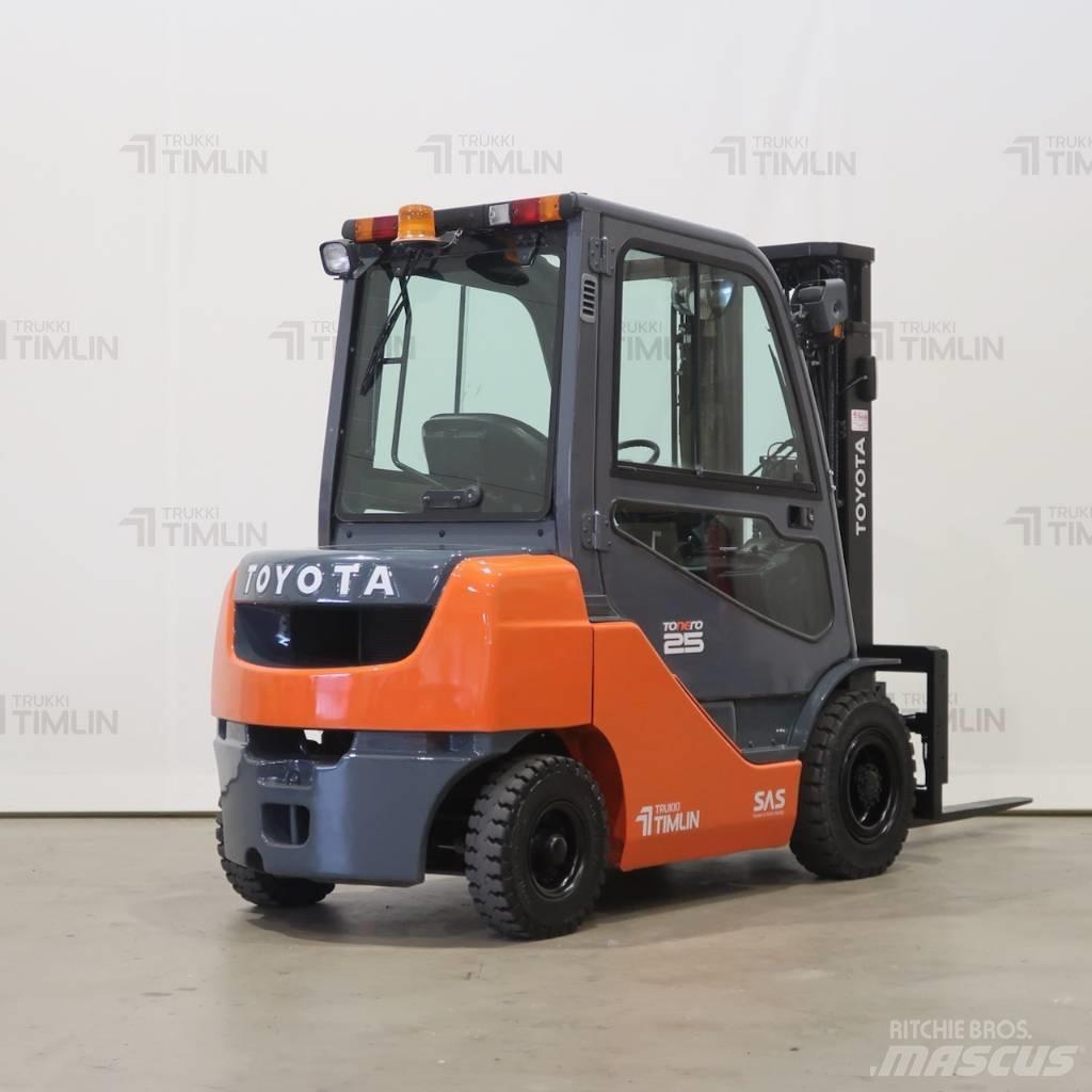 Toyota 52-8FDF25 Diesel trucks