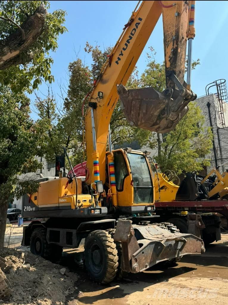 Hyundai 210W-9 Wheeled excavators