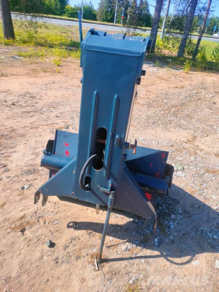  Takakuormain Other groundscare machines