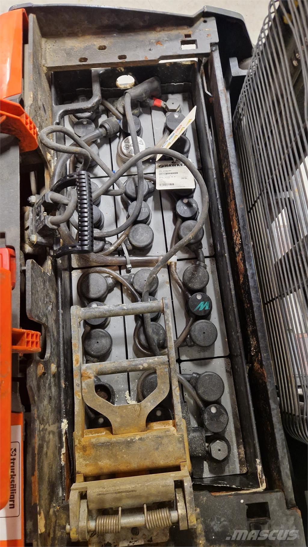 Toyota SWE120L Self propelled stackers