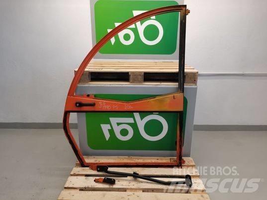 JLG 307 door Cabins and interior