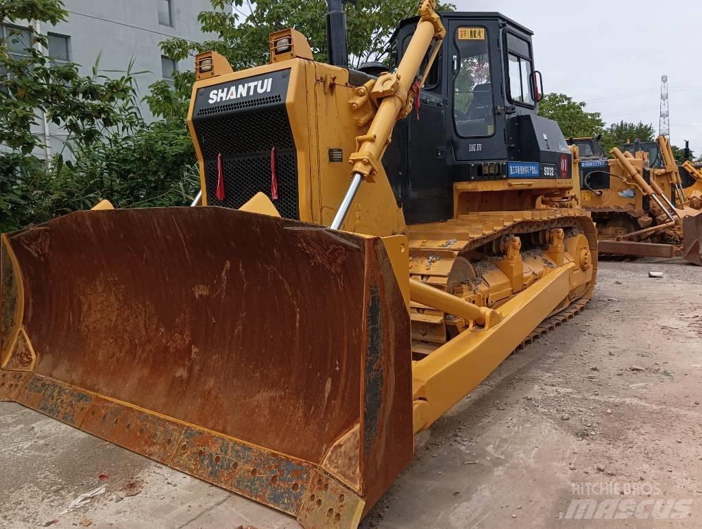 Shantui SD 32 Crawler dozers