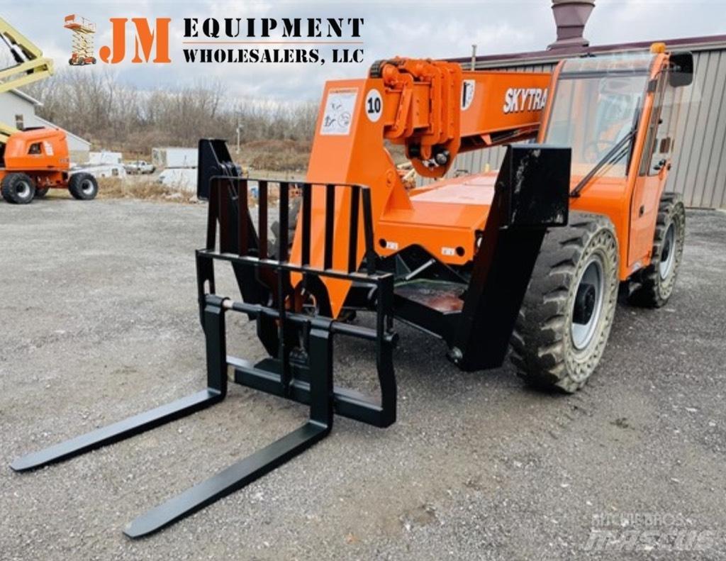 SkyTrak 10054 Telescopic handlers