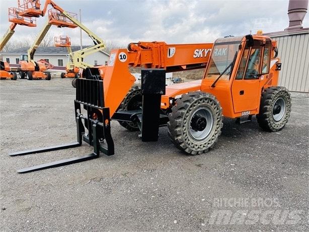 SkyTrak 10054 Telescopic handlers