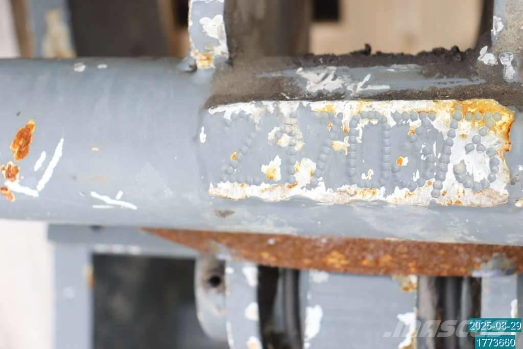 GiANT V 6004 T Mini loaders