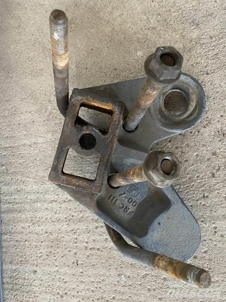 DAF LF DRŽÁK TLUMIČE L. Other components