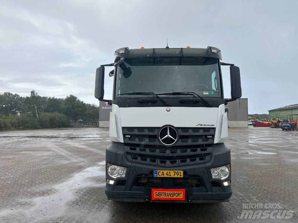 Mercedes-Benz 4153 Truck mounted cranes