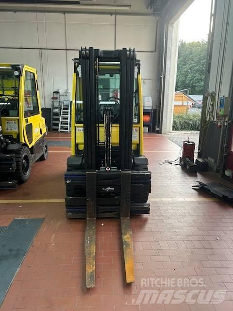 Hyster H 2.5 FT Diesel trucks