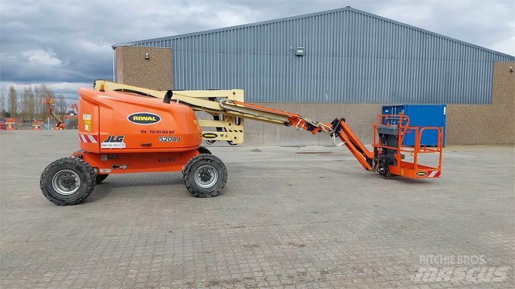 JLG 520AJ Articulated boom lifts