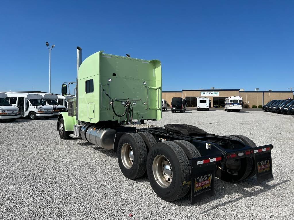 Peterbilt 389 Prime Movers