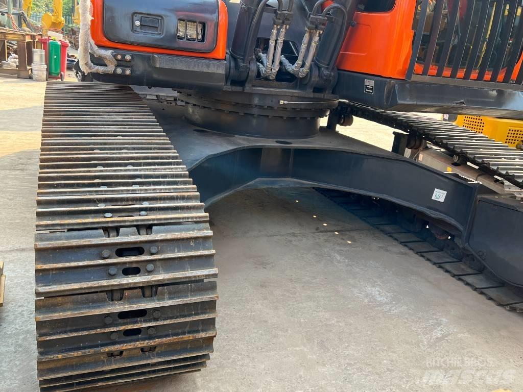 Doosan DX300 Wheeled excavators