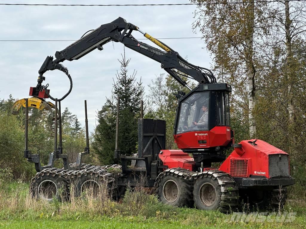 Valmet 801 Combi Harwarders