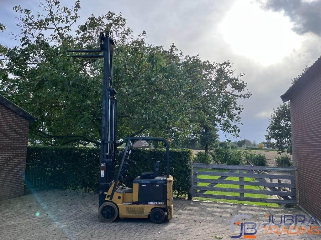 CAT EC25N Electric forklift trucks