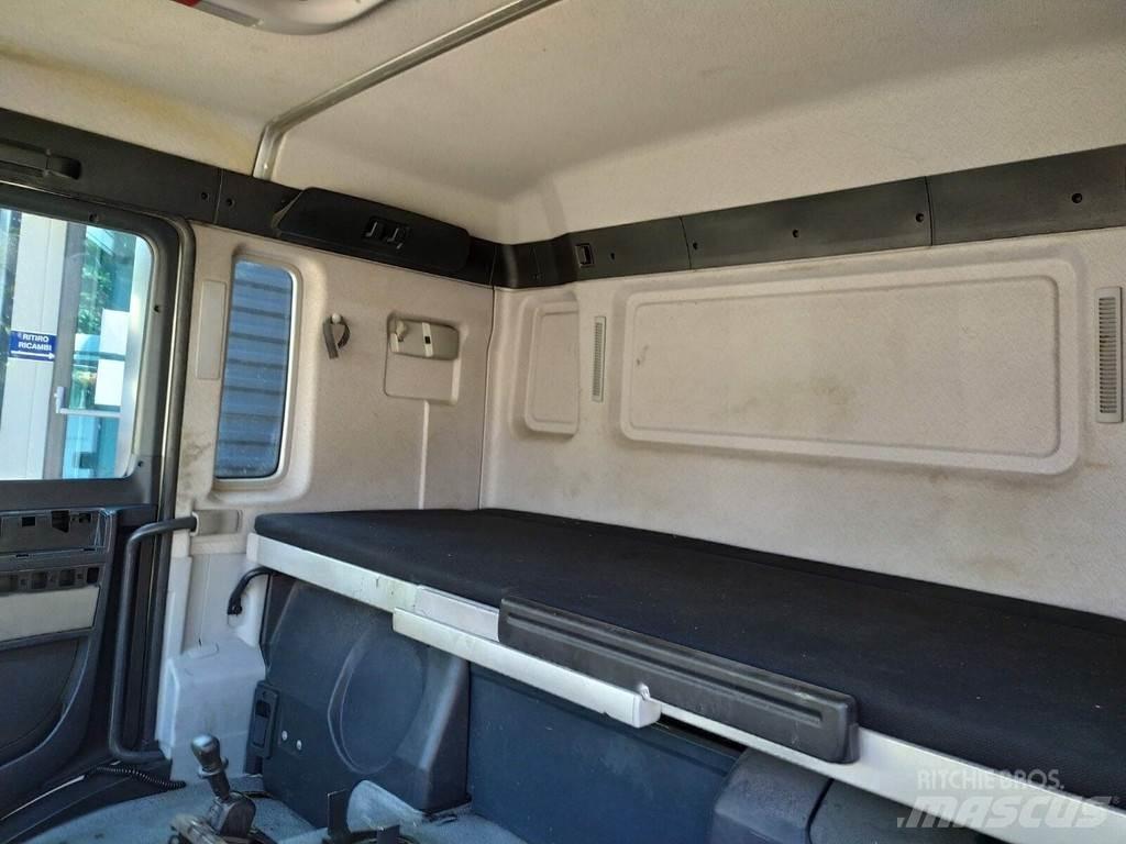 MAN TGS EURO 6 Cabins and interior