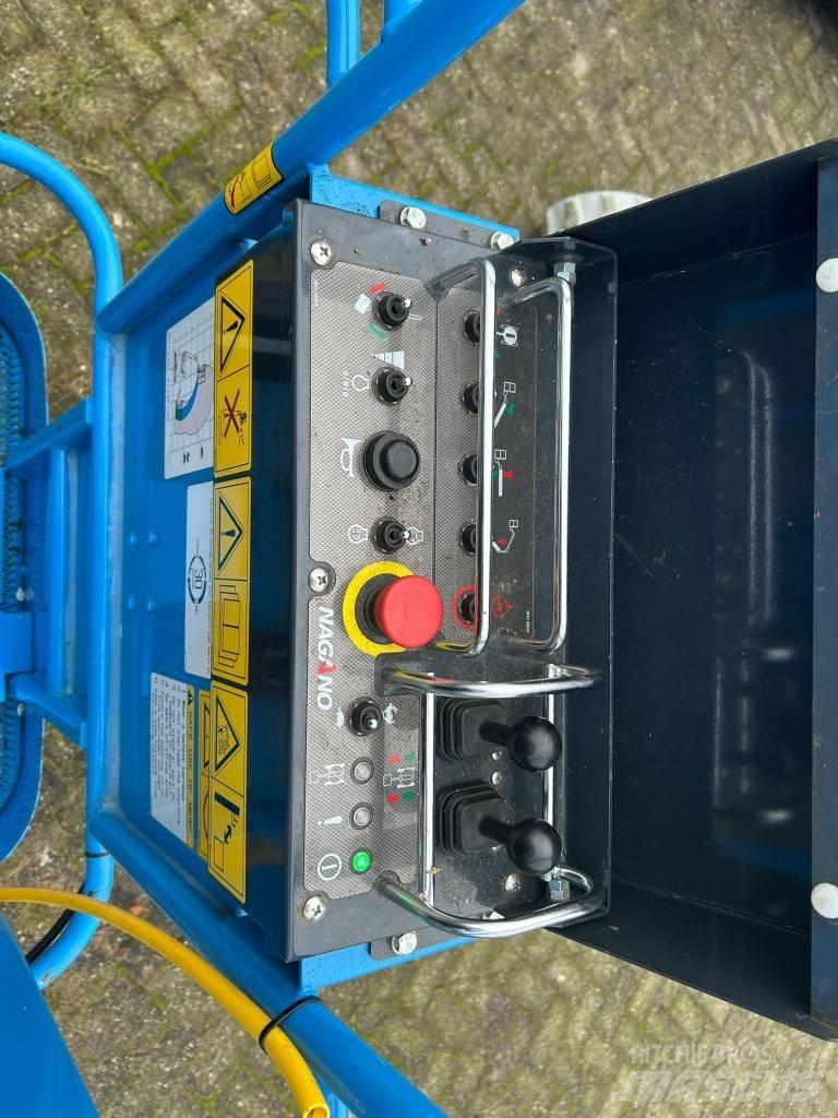 Nagano 09 AC Articulated boom lifts