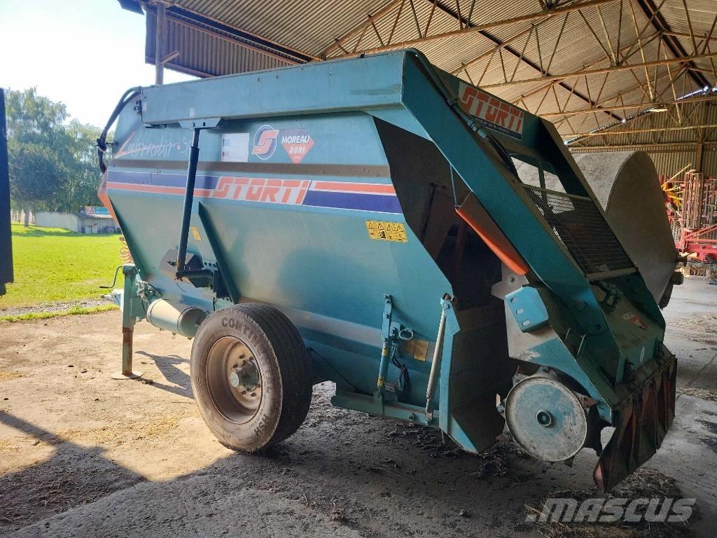 Storti Labrador 9 Feed mixer