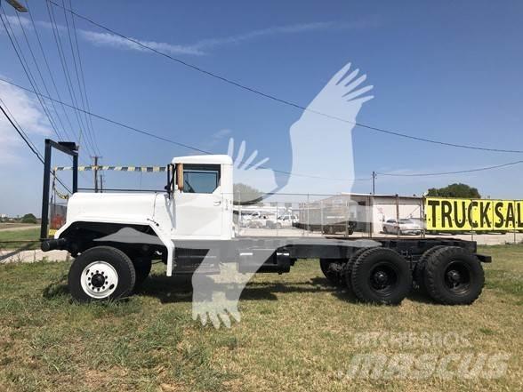 Diamond T M13 Chassis Cab trucks