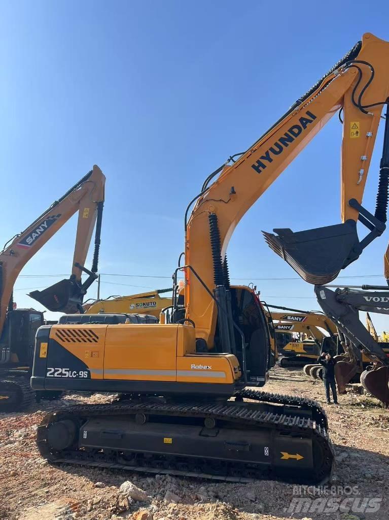 Hyundai 225-9 Crawler excavators