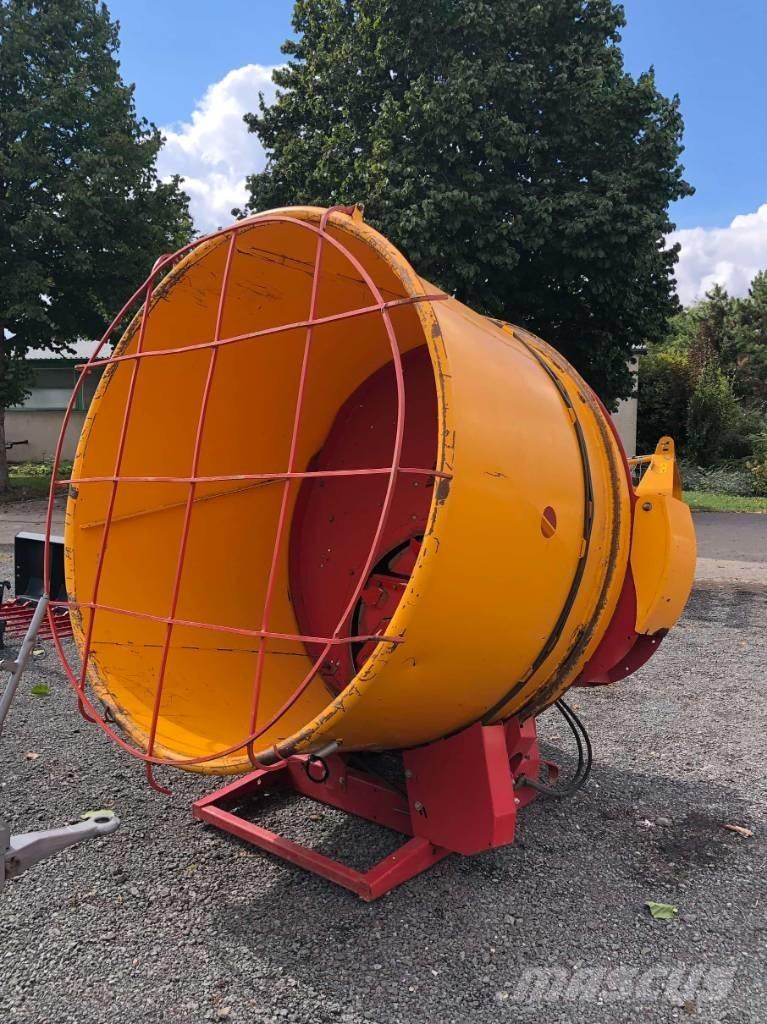 TEAGLE TOMAHAWK 5050 Bale shredders, cutters and unrollers