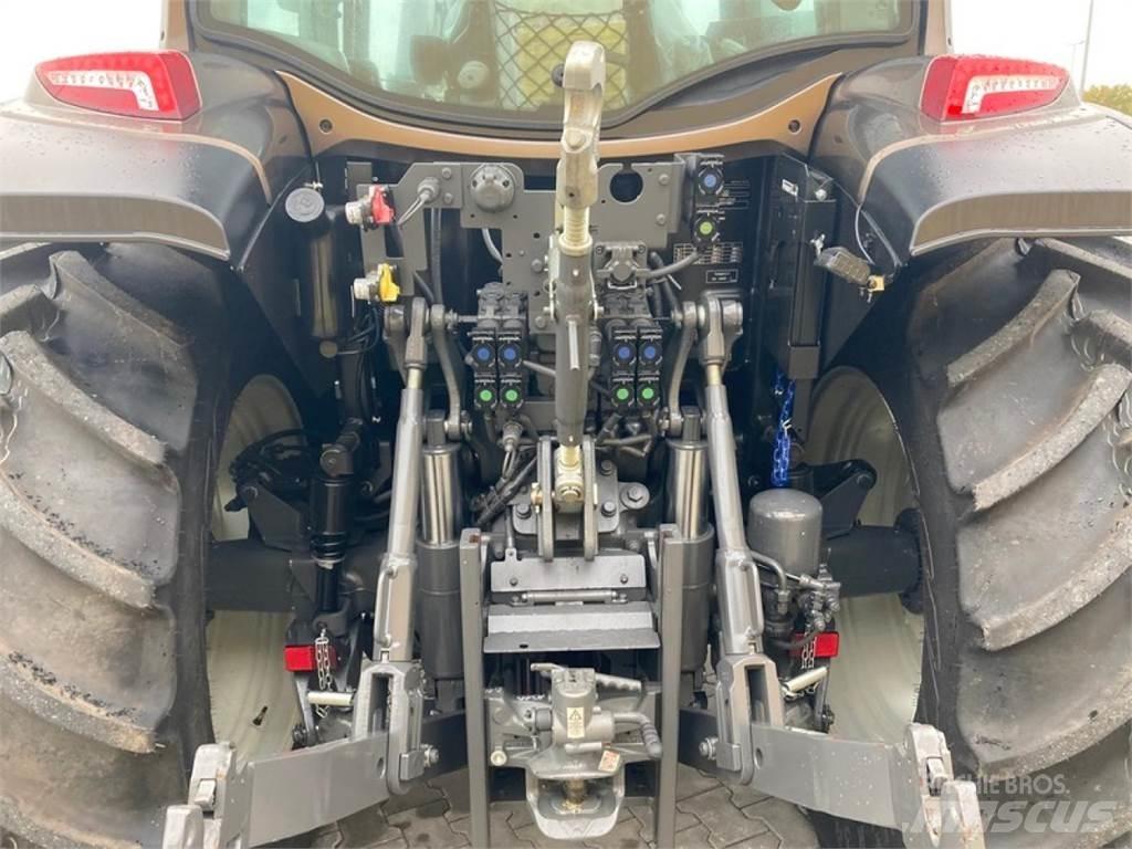 Valtra G115V Tractors