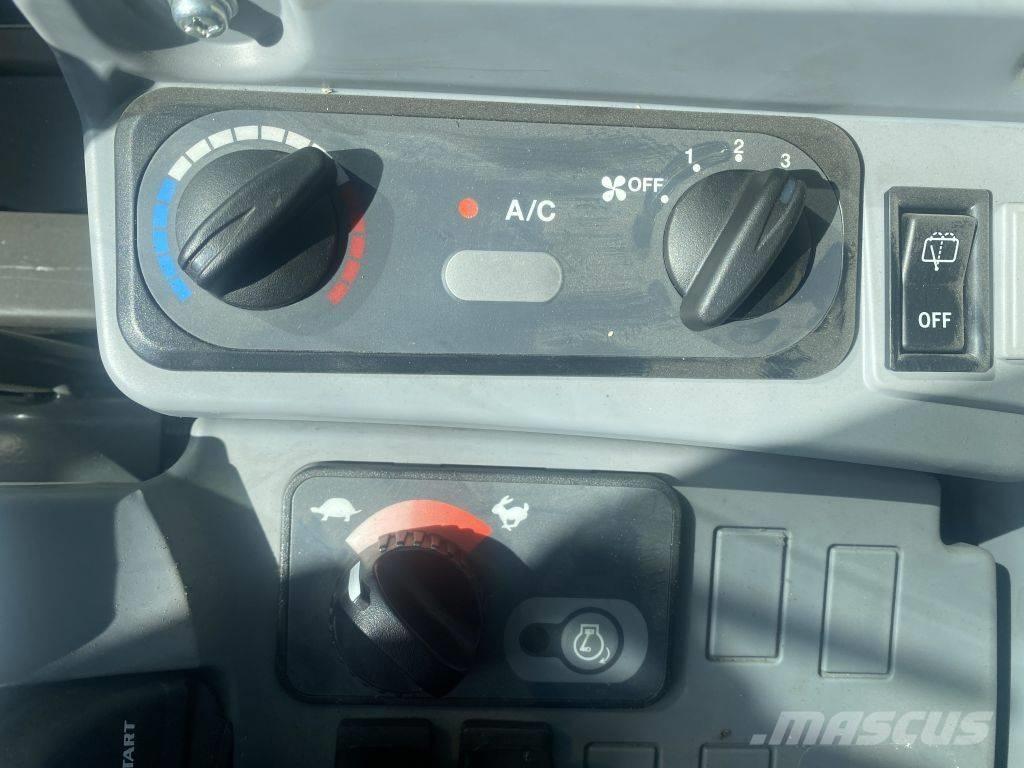 Kubota KX 163-5 Crawler excavators