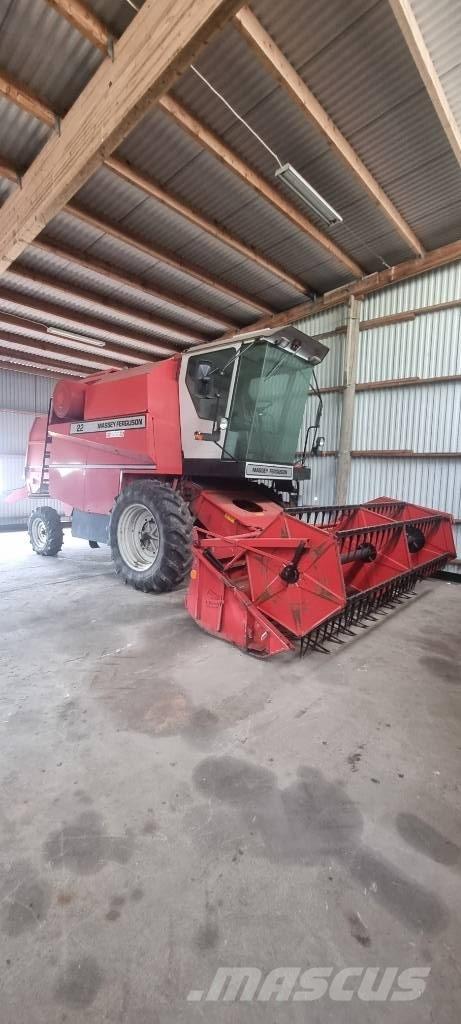 Massey Ferguson 22 Combine harvesters