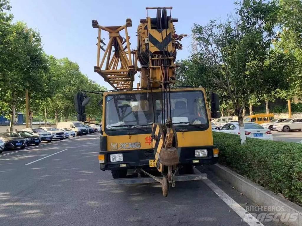 XCMG XZJ5305JQZ20 All terrain cranes