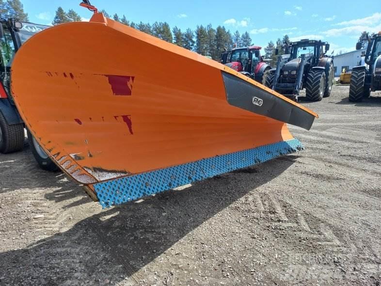 FMG ALUEAURA 360 Snow blades and plows