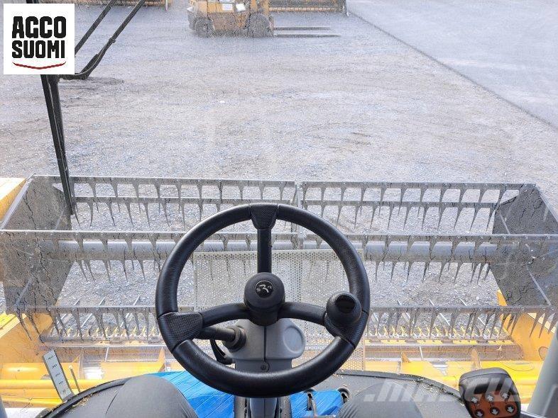 Sampo-Rosenlew C4 Combine harvesters