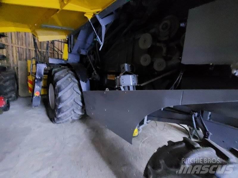 Sampo-Rosenlew C6 Combine harvesters