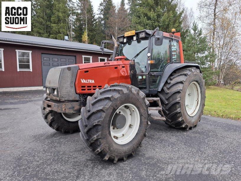 Valtra 8550 HT Tractors