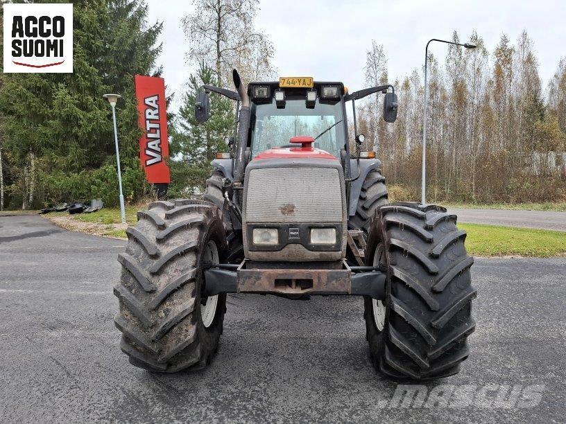 Valtra 8550 HT Tractors