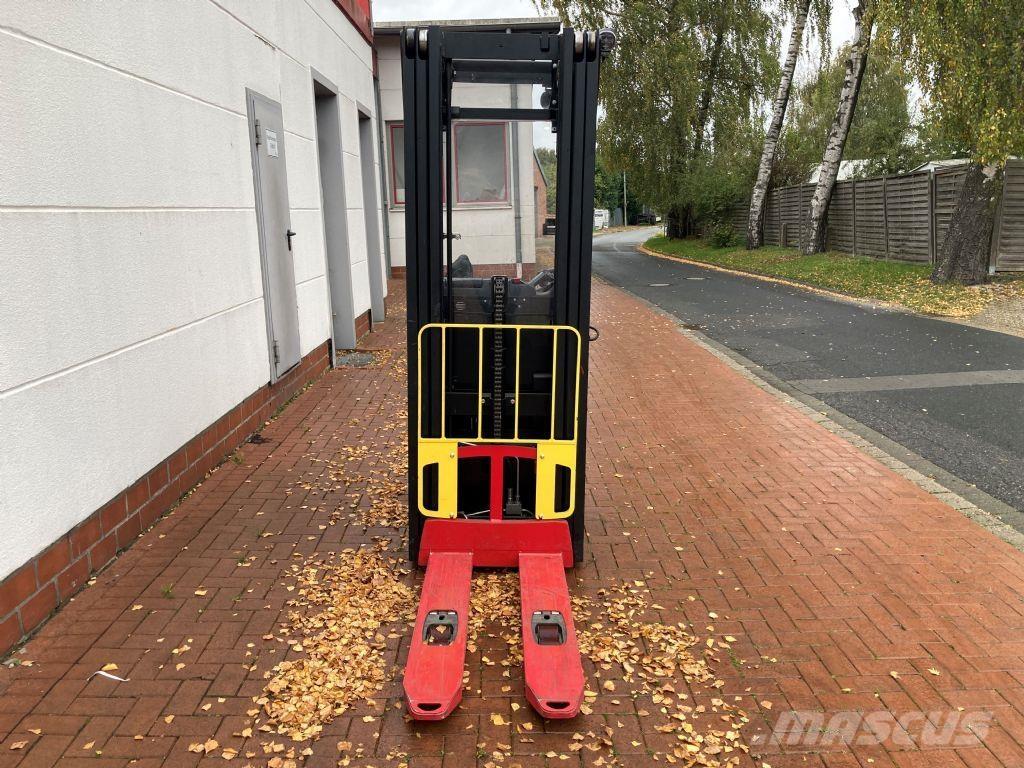 Hyster RS 1.6 IL Self propelled stackers