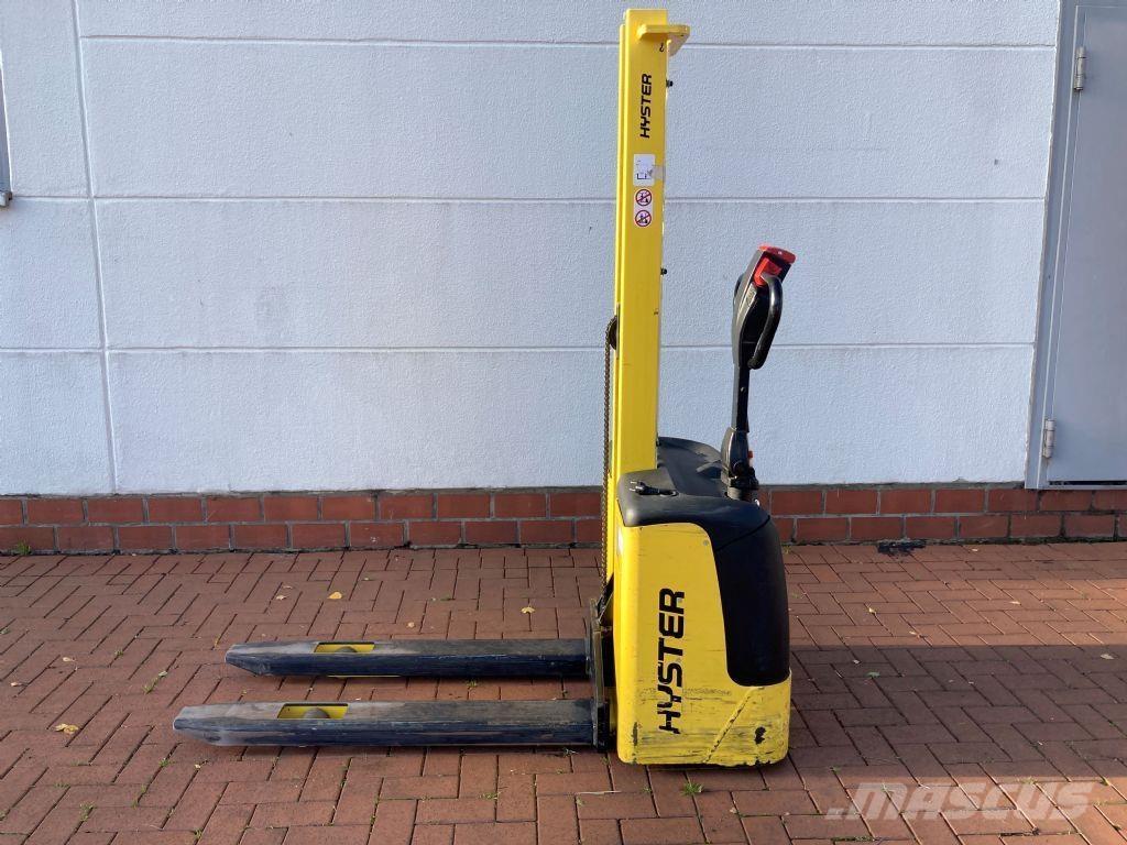 Hyster SC 1.0 Pedestrian stacker