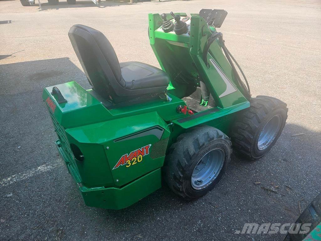 Avant 320 Multi-purpose loaders